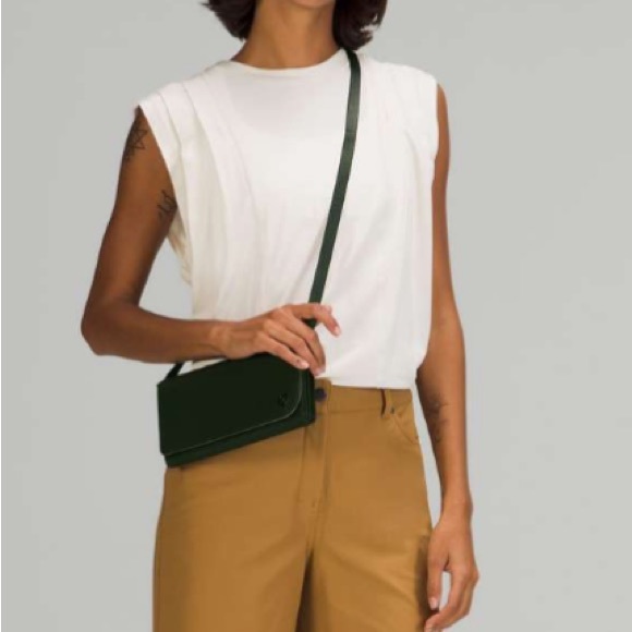 lululemon athletica Accessories Nwt Lululemon Wallet Clutch